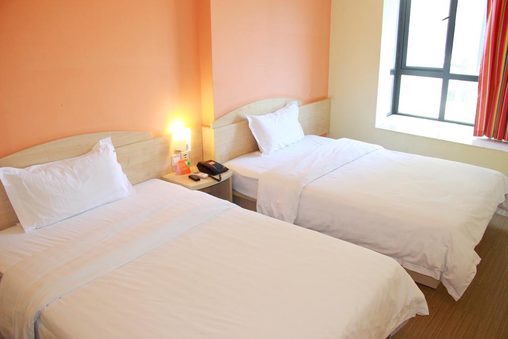 7Days Inn Guangzhou Zhongda North Gate Square Room photo
