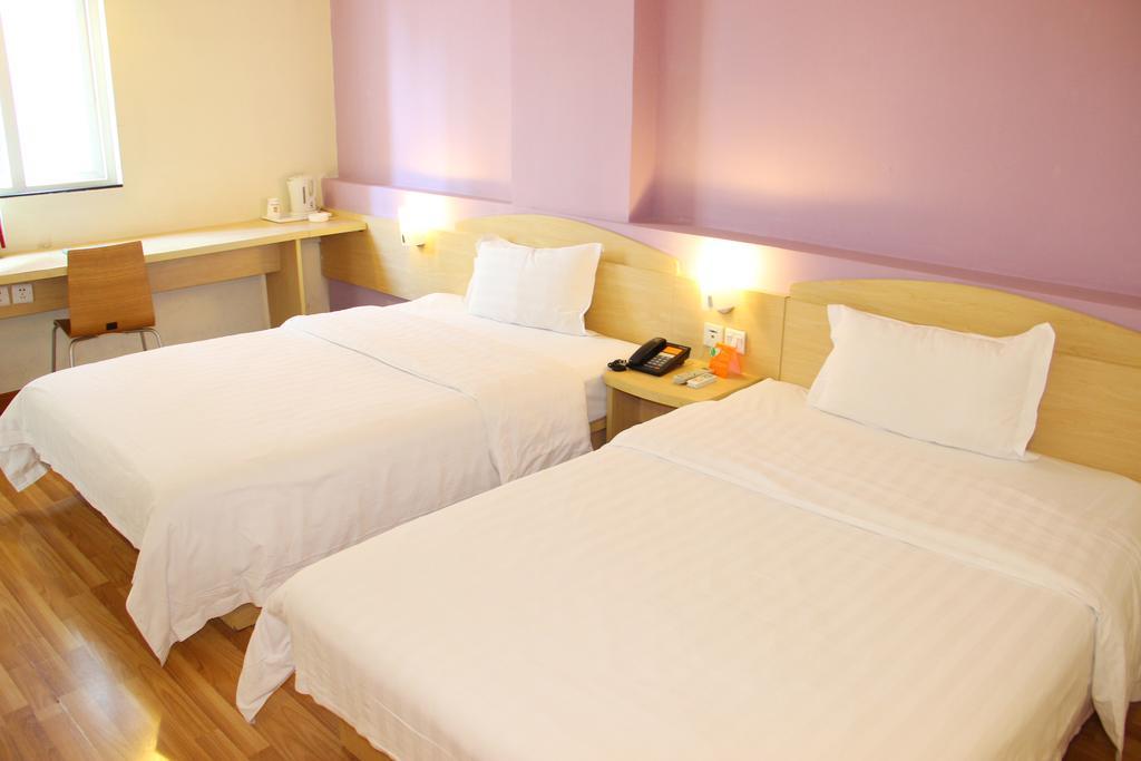 7Days Inn Guangzhou Zhongda North Gate Square Room photo