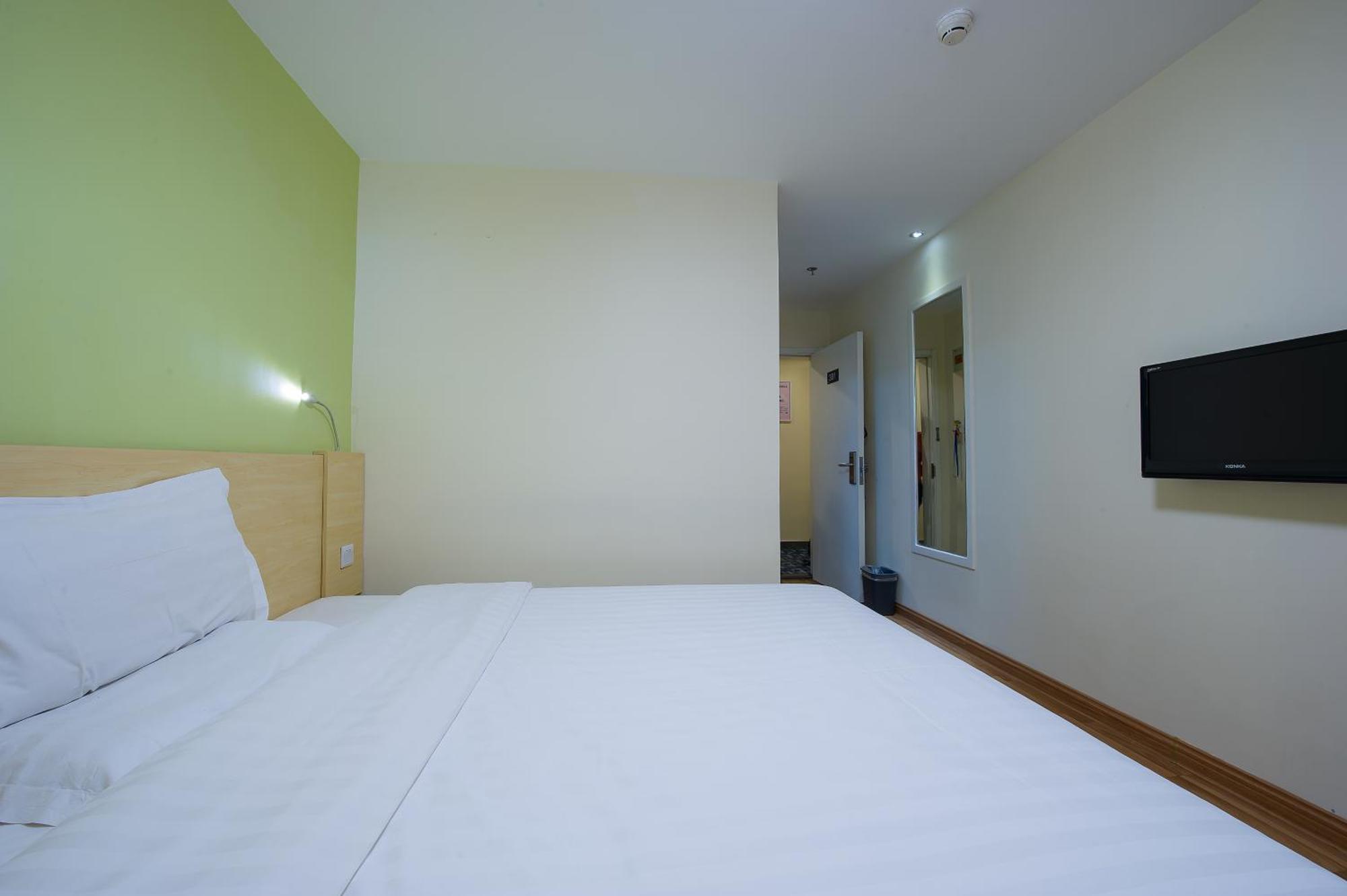 7Days Inn Guangzhou Zhongda North Gate Square Exterior photo
